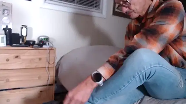 hottottrot691 online show from November 12, 2025, 1:28 am