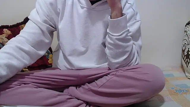 Alexdelarge323 online show from April 3, 2026, 12:14 pm