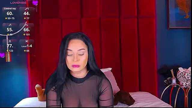 MadyLuxxx online show from November 20, 2025, 8:30 pm