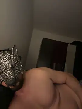 Tomhot3869 online show from December 1, 2025, 8:36 pm