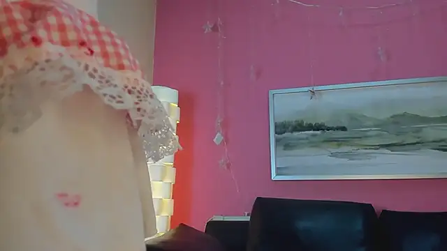 Tiffanysurez  online show from February 8, 2025, 7:05 pm