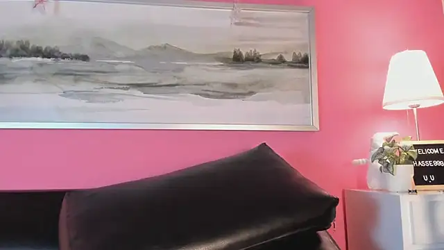 Tiffanysurez  online show from February 22, 2025, 10:20 pm