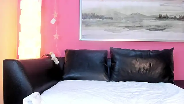 Tiffanysurez  online show from September 13, 2025, 8:19 pm