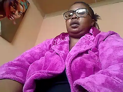 Snapshot of ZOQULUx chatting on December 23, 2024, 11:25 am ZOQULUx online show from December 23, 2024, 11:25 am