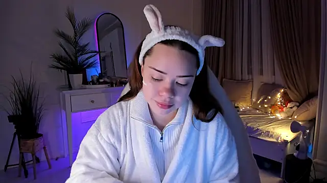 Snapshot of VixenMia chatting on February 27, 2025, 3:14 am VixenMia online show from February 27, 2025, 3:14 am