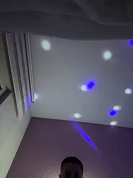 WhiteeMen online show from November 28, 2025, 9:17 pm