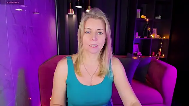 Annie Light online show from December 27, 2024, 12:12 pm