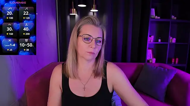 Annie Light online show from March 4, 2025, 6:04 am