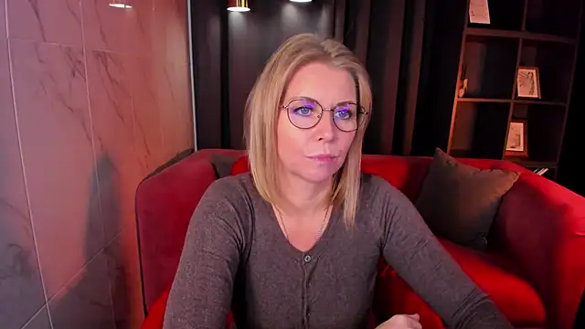 Annie Light online show from September 22, 2025, 6:04 am