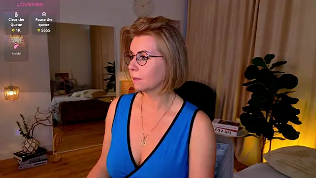 Annie Light online show from June 4, 2026, 6:41 am