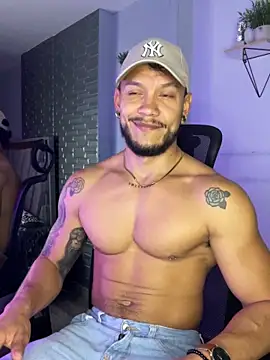 ARON TAYLER01 online show from September 27, 2025, 10:31 am