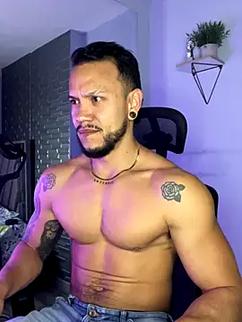 ARON TAYLER01 online show from October 16, 2025, 10:27 am