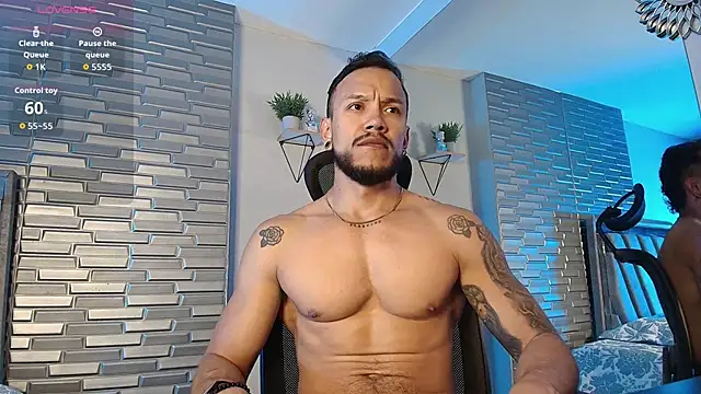 ARON TAYLER01 online show from April 7, 2026, 10:37 am