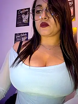 Snapshot of Oryk___ chatting on February 3, 2026, 5:29 pm Oryk online show from February 3, 2026, 5:29 pm