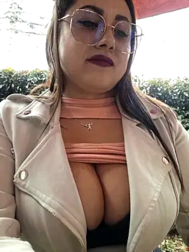 Snapshot of Oryk___ chatting on February 25, 2026, 6:17 pm Oryk online show from February 25, 2026, 6:17 pm