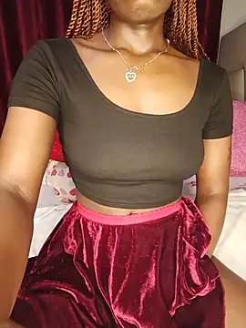 NicRaisaa online show from June 17, 2026, 3:31 am