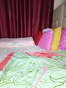 NicRaisaa online show from July 18, 2026, 4:27 am