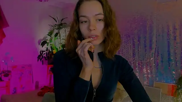 Snapshot of poli__ chatting on December 21, 2024, 12:31 am poli   online show from December 21, 2024, 12:31 am
