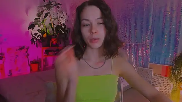 Snapshot of poli__ chatting on December 31, 2024, 12:21 am poli   online show from December 31, 2024, 12:21 am
