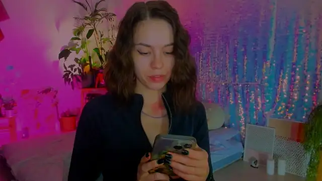 Snapshot of poli__ chatting on January 1, 2025, 11:18 pm poli   online show from January 1, 2025, 11:18 pm