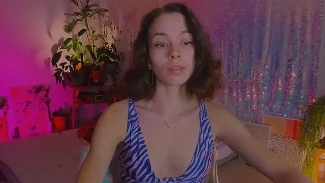 Snapshot of poli__ chatting on January 3, 2025, 1:16 am poli   online show from January 3, 2025, 1:16 am