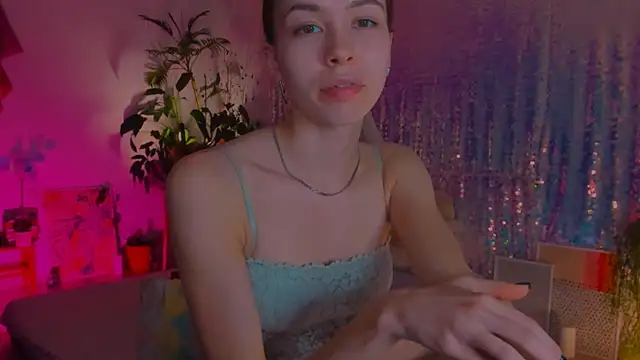 Snapshot of poli__ chatting on January 7, 2025, 12:03 am poli   online show from January 7, 2025, 12:03 am