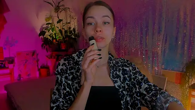 Snapshot of poli__ chatting on January 19, 2025, 9:02 pm poli   online show from January 19, 2025, 9:02 pm