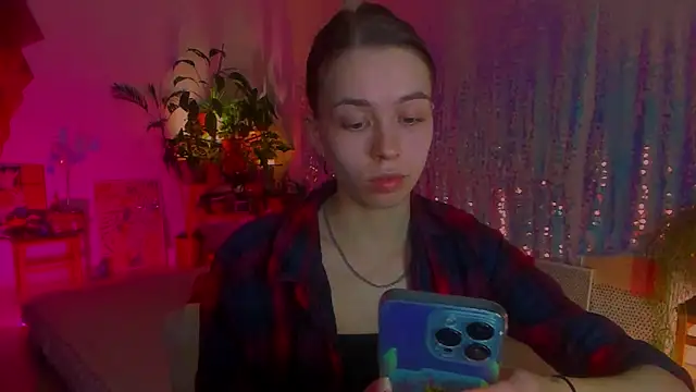 Snapshot of poli__ chatting on February 14, 2025, 5:25 pm poli   online show from February 14, 2025, 5:25 pm