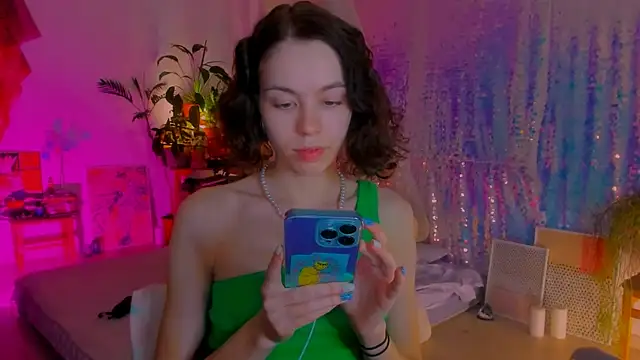 Snapshot of poli__ chatting on February 16, 2025, 10:43 pm poli   online show from February 16, 2025, 10:43 pm