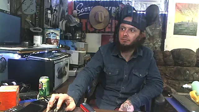 CloudDadddyyy420 online show from October 28, 2025, 2:37 am