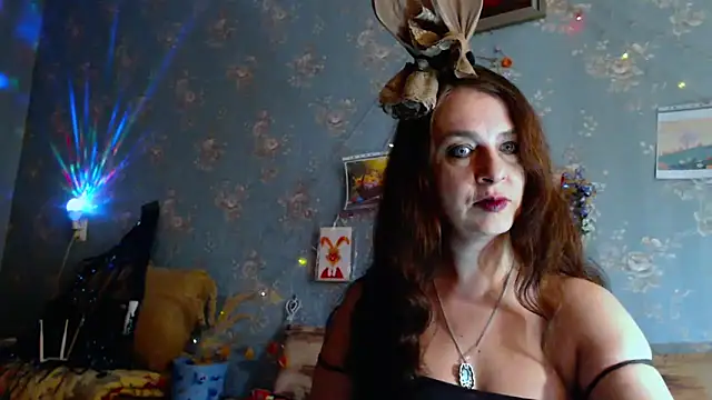 VanezaSmith online show from April 7, 2026, 7:53 am