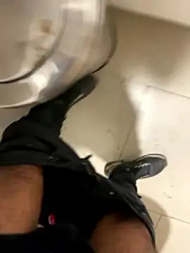 Snapshot of par_0111 chatting on January 13, 2026, 8:52 am par 0111 online show from January 13, 2026, 8:52 am