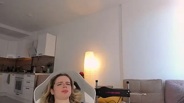 lit asella online show from February 18, 2025, 9:21 am