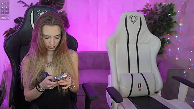 Snapshot of Kisasolo chatting on March 18, 2025, 8:15 pm Kisasolo online show from March 18, 2025, 8:15 pm