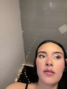 Snapshot of salome_polaniiee chatting on December 27, 2024, 8:56 am salome polaniiee online show from December 27, 2024, 8:56 am