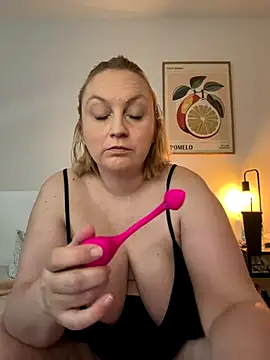 BBW Nora online show from December 2, 2025, 9:03 am