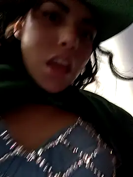 i am nina  online show from February 6, 2025, 6:35 pm