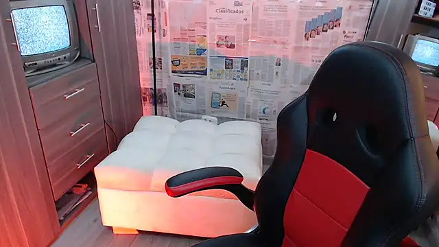 i am nina  online show from February 10, 2025, 9:04 pm