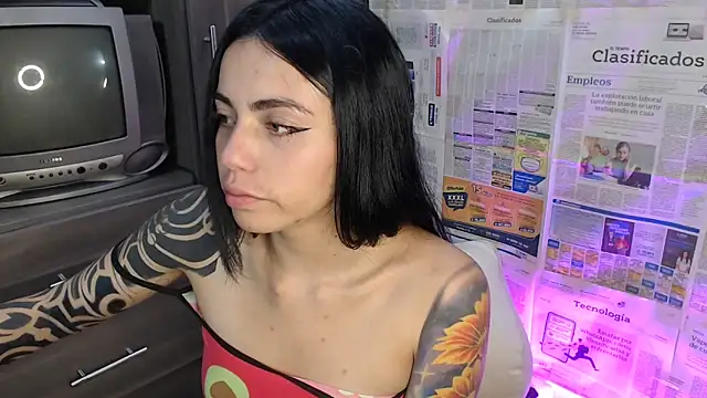 i am nina  online show from February 28, 2025, 1:47 am