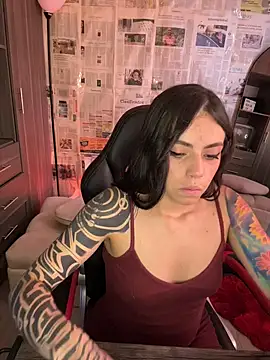 i am nina  online show from April 5, 2026, 7:44 pm