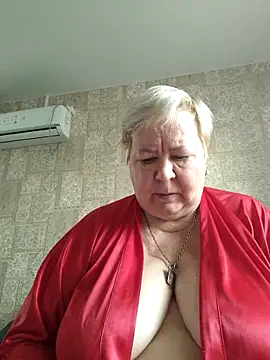 EffectFiona online show from October 14, 2025, 2:45 am