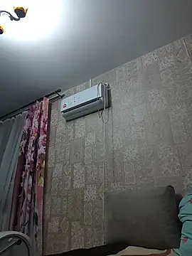 EffectFiona online show from March 27, 2026, 12:49 am