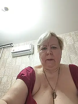 EffectFiona online show from April 12, 2026, 12:26 am