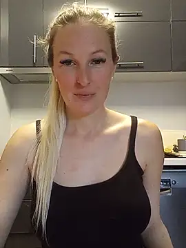 MaviePearl online show from March 21, 2025, 9:34 am