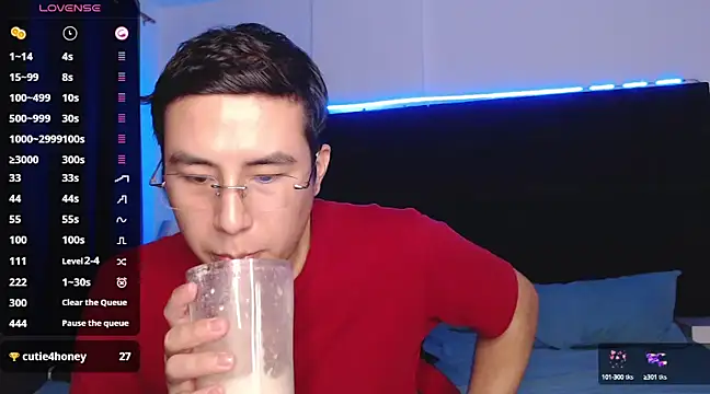 andrewmhilton  online show from February 28, 2025, 4:32 am