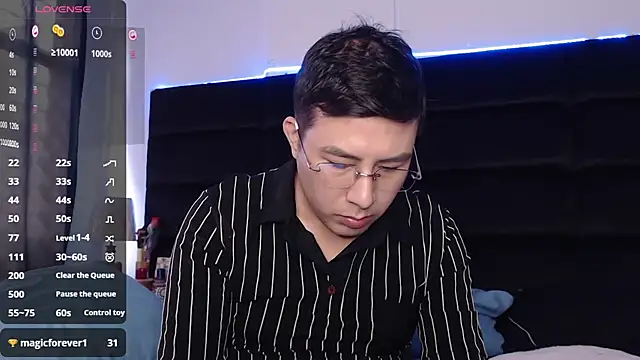 andrewmhilton  online show from March 6, 2025, 8:16 pm