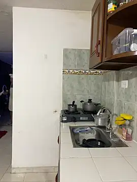 andrewmhilton  online show from March 11, 2025, 1:37 am