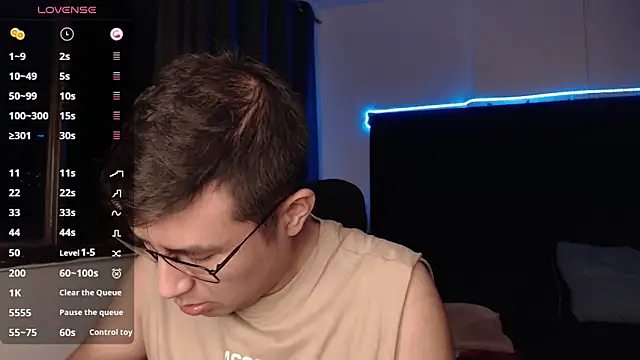 andrewmhilton  online show from October 6, 2025, 5:27 am