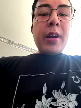 andrewmhilton  online show from January 7, 2026, 5:59 pm