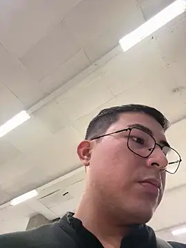 andrewmhilton  online show from March 25, 2026, 10:05 pm